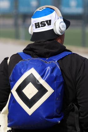 02.09.2026, xrekx, Fussball 1.Bundesliga, Hamburger SV - Training v.l. HSV Fans ,Stimmung, Schals, Ultras, Zuschauer, Besucher, Choreo, Choreografie, atmosphere, scarves, spectators, visitors Hamburg *** September 2, 2026, xrekx, Soccer, Bundesliga 1, Hamburger SV Practice, HSV Fans, Mood, Scarves, Ultras, Spectators, Visitors, Choreography, Atmosphere, Hamburg