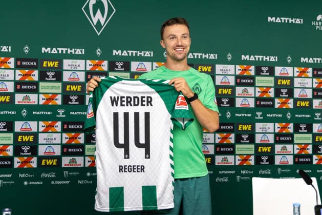02.09.2026, GER, Fußball, Herren, 1. Bundesliga, Saison 2026 2027, Spielervorstellung, SV Werder Bremen Youri Regeer ( Werder Bremen, 44 ) wird im Rahmen einer Pressekonferenz vorgestellt, Bremen Weserstadion Bremen Deutschland *** September 2, 2026, GER, Soccer, Men s, Bundesliga 1, 2026–2027 Season, Player Introduction, SV Werder Bremen: Youri Regeer, age 44, is introduced at a press conference at the Weserstadion in Bremen, Germany Copyright: xNordphoto Maasx