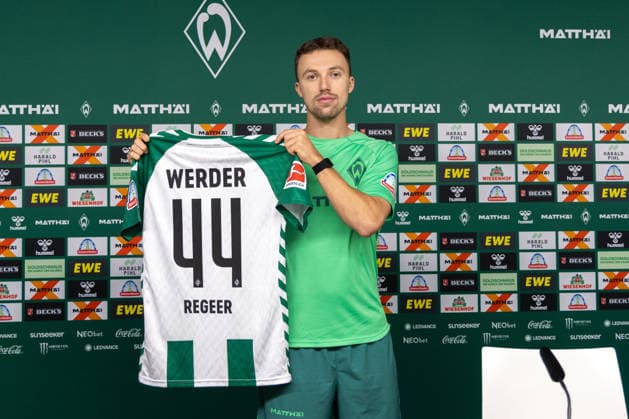 02.09.2026, GER, Fußball, Herren, 1. Bundesliga, Saison 2026 2027, Spielervorstellung, SV Werder Bremen Youri Regeer ( Werder Bremen, 44 ) wird im Rahmen einer Pressekonferenz vorgestellt, Bremen Weserstadion Bremen Deutschland *** September 2, 2026, GER, Soccer, Men s, Bundesliga 1, 2026–2027 Season, Player Introduction, SV Werder Bremen: Youri Regeer, age 44, is introduced at a press conference at the Weserstadion in Bremen, Germany Copyright: xNordphoto Maasx