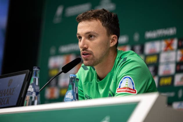 02.09.2026, GER, Fußball, Herren, 1. Bundesliga, Saison 2026 2027, Spielervorstellung, SV Werder Bremen Youri Regeer ( Werder Bremen, 44 ) wird im Rahmen einer Pressekonferenz vorgestellt, Bremen Weserstadion Bremen Deutschland *** September 2, 2026, GER, Soccer, Men s, Bundesliga 1, 2026–2027 Season, Player Introduction, SV Werder Bremen: Youri Regeer, age 44, is introduced at a press conference at the Weserstadion in Bremen, Germany Copyright: xNordphoto Maasx