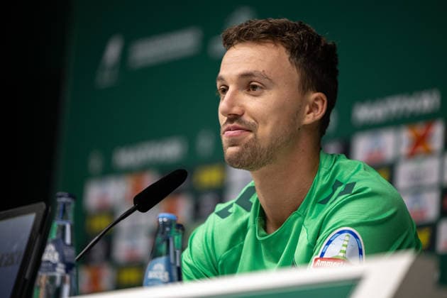 02.09.2026, GER, Fußball, Herren, 1. Bundesliga, Saison 2026 2027, Spielervorstellung, SV Werder Bremen Youri Regeer ( Werder Bremen, 44 ) wird im Rahmen einer Pressekonferenz vorgestellt, Bremen Weserstadion Bremen Deutschland *** September 2, 2026, GER, Soccer, Men s, 1. Bundesliga, 2026–2027 Season, Player Introduction, SV Werder Bremen: Youri Regeer, age 44, is introduced at a press conference at the Weserstadion in Bremen, Germany Copyright: xNordphoto Maasx