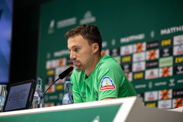 02.09.2026, GER, Fußball, Herren, 1. Bundesliga, Saison 2026 2027, Spielervorstellung, SV Werder Bremen Youri Regeer ( Werder Bremen, 44 ) wird im Rahmen einer Pressekonferenz vorgestellt, Bremen Weserstadion Bremen Deutschland *** September 2, 2026, GER, Soccer, Men s, 1. Bundesliga, 2026–2027 Season, Player Introduction, SV Werder Bremen: Youri Regeer, age 44, is introduced at a press conference at the Weserstadion in Bremen, Germany Copyright: xNordphoto Maasx