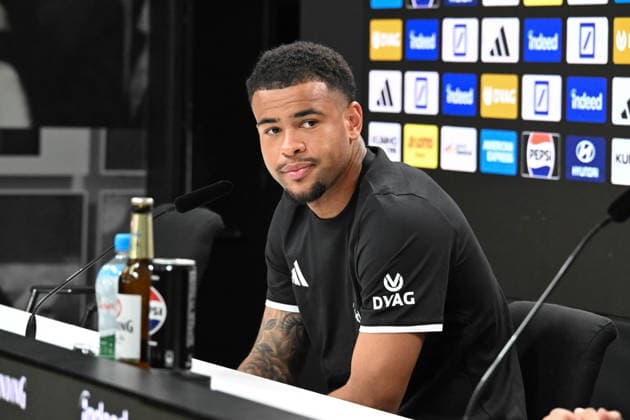 02.09.2026, xsltx, Fussball 1.Bundesliga, Eintracht Frankfurt - Pressekonferenz Noah Atubolu v.l. Noah Atubolu (TW Eintracht Frankfurt) *** September 2, 2026, xsltx, Soccer, Bundesliga 1, Eintracht Frankfurt Press Conference: Noah Atubolu (left), Noah Atubolu, Goalkeeper, Eintracht Frankfurt
