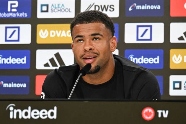 02.09.2026, xsltx, Fussball 1.Bundesliga, Eintracht Frankfurt - Pressekonferenz Noah Atubolu v.l. Noah Atubolu (TW Eintracht Frankfurt) *** September 2, 2026, xsltx, Soccer, Bundesliga 1, Eintracht Frankfurt Press Conference: Noah Atubolu (left) Noah Atubolu, Goalkeeper, Eintracht Frankfurt
