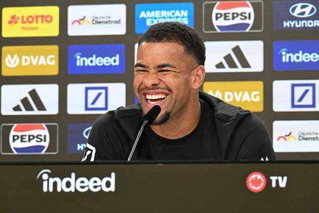 02.09.2026, xsltx, Fussball 1.Bundesliga, Eintracht Frankfurt - Pressekonferenz Noah Atubolu v.l. Noah Atubolu (TW Eintracht Frankfurt) *** September 2, 2026, xsltx, Soccer: Bundesliga 1, Eintracht Frankfurt Press Conference: Noah Atubolu (left) Noah Atubolu, Goalkeeper, Eintracht Frankfurt