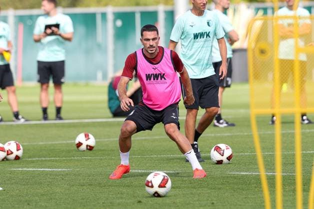 Arijon Ibrahimovic 21 (FC Augsburg) auf dem Trainingsplatz, Training FC Augsburg, Fussball, 1. Bundesliga, Saison 2026 27, 02.09.2026 Augsburg Bayern Deutschland *** Arijon Ibrahimovic, 21, FC Augsburg on the practice field, FC Augsburg practice, soccer, Bundesliga 1, 2026–27 season, February 9, 2026, Augsburg, Bavaria, Germany Copyright: xkolbert-press ChristianxKolbertx