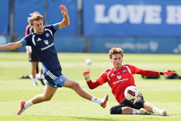 2026.09.02 xfsx Fussball 1. Bundesliga Hamburger Sportverein - Training am Volksparkstadion v.l. Louis Lemke (Hamburger SV, 37), Torwart Fernando Dickes (Hamburger SV, 41) in aktion, in action (DFL DFB regulations prohibit any use of photographs as image sequences and or quasi-video. *** September 2, 2026 xfsx Soccer 1st Bundesliga Hamburger Sportverein Training at Volksparkstadion (from left) Louis Lemke, Hamburger SV, 37, goalkeeper Fernando Dickes, Hamburger SV, 41, in action DFL and DFB regulations prohibit any use of photographs as image sequences and or quasi-video Copyright: HMBxMedia FernandoxSoares