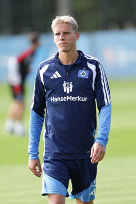 2026.09.02 xfsx Fussball 1. Bundesliga Hamburger Sportverein - Training am Volksparkstadion v.l. Albert Groenbaek (Hamburger SV, 11) (DFL DFB regulations prohibit any use of photographs as image sequences and or quasi-video. *** September 2, 2026 xfsx Soccer 1st Bundesliga Hamburger Sportverein Training at Volksparkstadion (from left) Albert Groenbaek, Hamburger SV, 11 DFL DFB regulations prohibit any use of photographs as image sequences and or quasi-video Copyright: HMBxMedia FernandoxSoares
