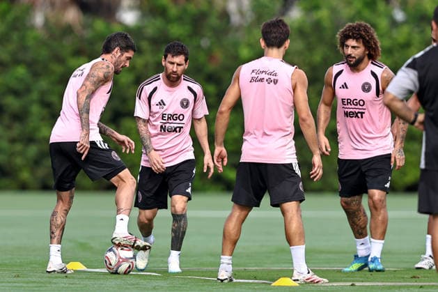FORT LAUDERDALE, FL - SEPTEMBER 2: From (L-R), Rodrigo de Paul (7), Leo Messi (10), and Maximiliano Falcon (37) of Inter Miami CF are seen during an Inter Miami Training Session at Florida Blue Training Center on September 2, 2026 in Fort Lauderdale, Florida. (Photo by Chris Arjoon Icon Sportswire) SOCCER: SEP 2 Inter Miami CF Training EDITORIAL USE ONLY Icon2609020000012