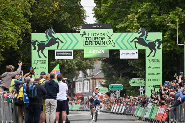 2026 Lloyds Tour of Britain Men Picture by Zac Williams SWpix.com - 02 09 2026 - Cycling - UCI ProSeries - 2026 Lloyds Tour of Britain Men - Stage 1: Lincoln to Lincoln (182.5km) - Winner of Stage 1, Lewis Askey (NSN Cycling Team) celebrates Cycling Copyright: x xSWpix.comx(t axPhotographyxHubxLtd)xZacxWilliams SWpix.comx SWP-3030-21852
