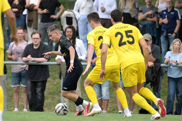 Tino Dannecker (TSV Ehningen, 07) am mit Ball im Zweikampf mit Loris Maier (SG Sonnenhof Großaspach, 27) TSV Ehningen vs. SG Sonnenhof Grossaspach, Fussball, DB-Regio wfv-Pokal Achtelfinale,Saison 2026 2027, 02.09.2026 TSV Ehningen vs. SG Sonnenhof Grossaspach, Fussball, DB-Regio wfv-Pokal Achtelfinale,Saison 2026 2027, 02.09.2026 Ehningen Copyright: xEibner-Pressefotox EP_TBR
