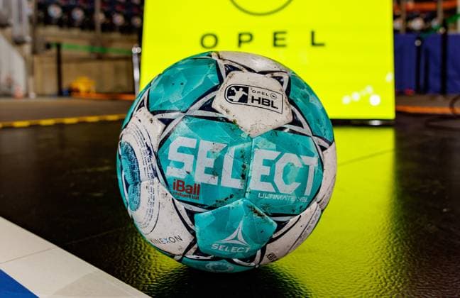 02.09.2026 - Handball - 1. Bundesliga OPEL HBL - Saison 2026 2027 - 02. Spieltag: HC Erlangen Metropolregion Nürnberg HCE - TSV Hannover-Burgdorf ( Die Recken ) - DaMa - xdaxmax - Opel-HBL Opel Handballbundesliga - Handball Ball - Werbung