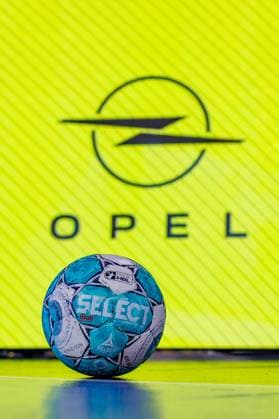 02.09.2026 - Handball - 1. Bundesliga OPEL HBL - Saison 2026 2027 - 02. Spieltag: HC Erlangen Metropolregion Nürnberg HCE - TSV Hannover-Burgdorf ( Die Recken ) - DaMa - xdaxmax - Opel-HBL Opel Handballbundesliga - Handball Ball - Werbung