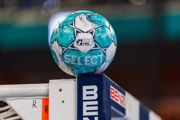 02.09.2026 - Handball - 1. Bundesliga OPEL HBL - Saison 2026 2027 - 02. Spieltag: HC Erlangen Metropolregion Nürnberg HCE - TSV Hannover-Burgdorf ( Die Recken ) - DaMa - xdaxmax - Opel-HBL Opel Handballbundesliga - Handball Ball - auf Tor