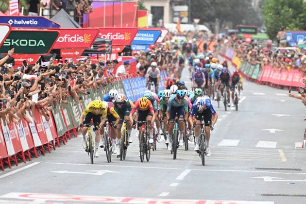 02-09-2026 Vuelta A Espana; Tappa 11 Cartagena - Lorca; 2026, Visma - Lease A Bike; 2026, Uno X - Mobility; 2026, Red Bull - Bora Hansgrohe; 2026, Xds - Astana; Brennan, James Matthew; Nielsen Magnus, Cort; Meeus, Jordi; Romele, Alessandro; Van Aert, Wout; Lorca; 