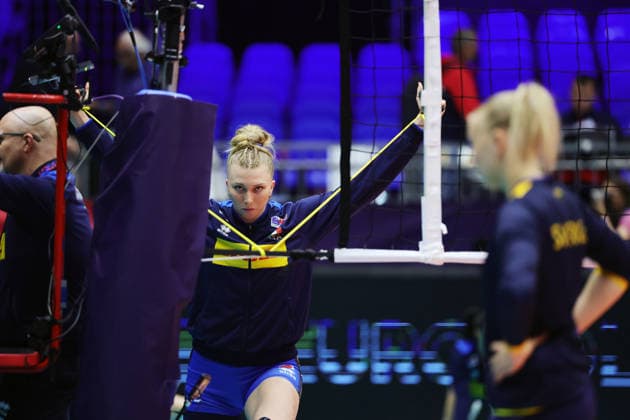 BRNO, TJECKIEN 20260902 Italiens Sarah Luisa Fahr värmer upp under kvartsfinalen i damernas volleyboll-EM mellan Italien och Sverige i Brno, Tjeckien. BRNO TJECKIEN x9200x
