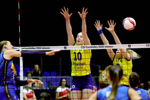 BRNO, TJECKIEN 20260902 Italiens Ekaterina Antropova mot Sveriges Isabelle Haak och Elma Olofsson under kvartsfinalen i damernas volleyboll-EM mellan Italien och Sverige i Brno, Tjeckien. BRNO TJECKIEN x9200x