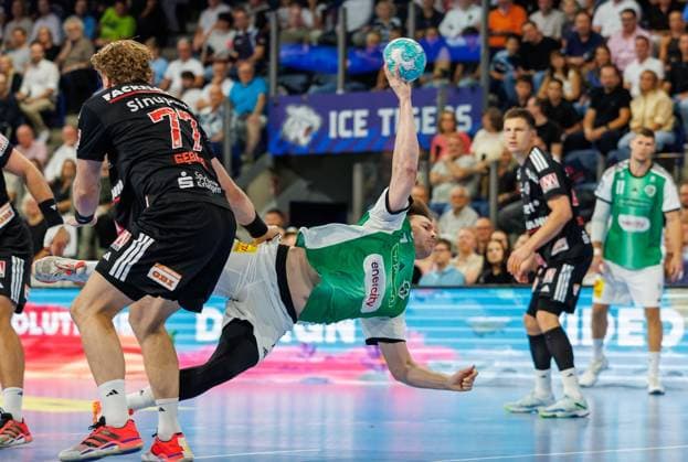 02.09.2026 - Handball - 1. Bundesliga OPEL HBL - Saison 2026 2027 - 02. Spieltag: HC Erlangen Metropolregion Nürnberg HCE - TSV Hannover-Burgdorf ( Die Recken ) - DaMa - xdaxmax - Leif Tissier (7, TSV Hannover-Burgdorf )