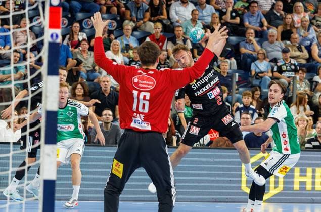 02.09.2026 - Handball - 1. Bundesliga OPEL HBL - Saison 2026 2027 - 02. Spieltag: HC Erlangen Metropolregion Nürnberg HCE - TSV Hannover-Burgdorf ( Die Recken ) - DaMa - xdaxmax - Simon Gade (16, TSV Hannover-Burgdorf ) Frieder Bandlow (2, HC Erlangen HCE )