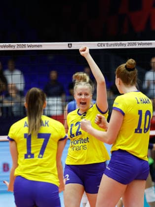 260902 Anna Haak, Hilda Gustafsson and Isabelle Haak of Sweden celebrate during the CEV EuroVolley 2026 quarterfinal between Italy and Sweden on September 2, 2026 in Brno. Photo: Pavel Lebeda BILDBYRAN COP 18 XY0127 volleyboll volleyball cev eurovolley 2026 volleyboll-em kvartsfinal quarterfinal quarterfinals italy sverige sweden dam bbeng jubel Copyright: PavelxLebeda BB260902BB357