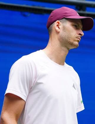 Hubert Hurkacz 2026 US Open, Day Four, USTA Billie Jean King National Tennis Center, New York, USA - 02 Sep 2026New York USTA Billie Jean King National T New York (NY) United States of America EDITORIAL USE ONLY No use with unauthorised audio, video, data, fixture lists, club league logos or live services. Online in-match use limited to 120 images, no video emulation. No use in betting, games or single club league player publications. Copyright: xJavierxGarcia Shutterstockx 17124553av