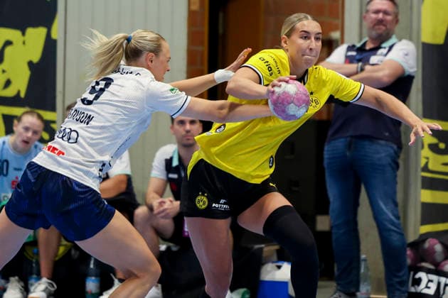 Fanny Elovson Union Neckarsulm) und Dana Bleckmann (Borussia Dortmund) kaempfen um den Ball waehrend des Spiels der Alsco Handball Bundesliga Frauen zwischen Borussia Dortmund und Sport-Union Neckarsulm, Sporthalle Wellinghofen am 02. September 2026 in Dortmund, Deutschland. (Foto von Marco Steinbrenner DeFodi Images) +++ Fanny Elovson (Sport-Union Neckarsulm) und Dana Bleckmann (Borussia Dortmund) battle for the ball during the Alsco Handball Bundesliga Frauen match between Borussia Dortmund and Sport-Union Neckarsulm at Sporthalle Wellinghofen on September 2, 2026 in Dortmund, Germany. (Photo by Marco Steinbrenner DeFodi Images) (Photo by Marco Steinbrenner DeFodi Images) -