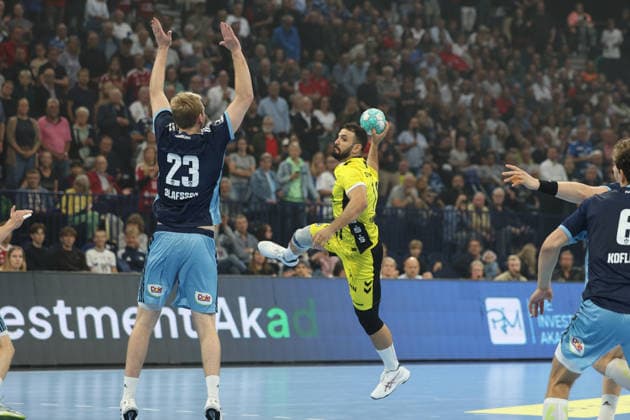 Handball I Herren I Saison 2026 2027 I Bundesliga I 2. Spieltag I Handball Club Hamburg - TVB Stuttgart I 02.09.2026 Einar Thorsteinn Olafsson (23, Handball Club Hamburg) Mohamed Amine Darmoul (70, TVB Stuttgart) Hamburg Barclaycard Arena Hamburg Deutschland Copyright: xLobeca RalfxHomburgx