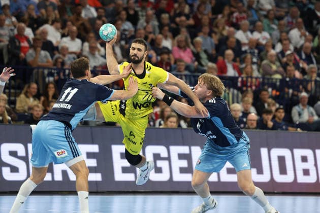 Handball I Herren I Saison 2026 2027 I Bundesliga I 2. Spieltag I Handball Club Hamburg - TVB Stuttgart I 02.09.2026 Nicolaj Jorgensen (11, Handball Club Hamburg) Mohamed Amine Darmoul (70, TVB Stuttgart) Martin Hovde (81, Handball Club Hamburg) Hamburg Barclaycard Arena Hamburg Deutschland Copyright: xLobeca RalfxHomburgx