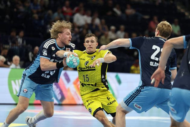 Handball I Herren I Saison 2026 2027 I Bundesliga I 2. Spieltag I Handball Club Hamburg - TVB Stuttgart I 02.09.2026 Martin Hovde (81, Handball Club Hamburg) Simone Mengon (15, TVB Stuttgart) Einar Thorsteinn Olafsson (23, Handball Club Hamburg) Hamburg Barclaycard Arena Hamburg Deutschland Copyright: xLobeca RalfxHomburgx