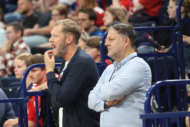 Handball Opel Handball Bundesliga 2026 2027 - Handball Verein Hamburg vs. TVB Stuttgart Sportdirektor Johannes Bitter (Hamburg), Philipp J. Müller, Gesellschafter und Aufsichtsrat Barclays Arena Hamburg