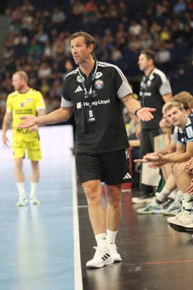 Handball Opel Handball Bundesliga 2026 2027 - Handball Verein Hamburg vs. TVB Stuttgart Trainer Torsten Jansen (Hamburg), Barclays Arena Hamburg