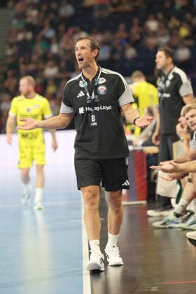 Handball Opel Handball Bundesliga 2026 2027 - Handball Verein Hamburg vs. TVB Stuttgart Trainer Torsten Jansen (Hamburg), Barclays Arena Hamburg