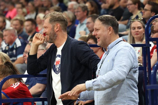 Handball Opel Handball Bundesliga 2026 2027 - Handball Verein Hamburg vs. TVB Stuttgart Sportdirektor Johannes Bitter (Hamburg), Philipp J. Müller, Gesellschafter und Aufsichtsrat Barclays Arena Hamburg