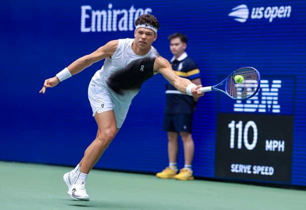 US Open tennis tournament - Day 4 Ben Shelton of USA in action against Hubert Hurkacz of Poland during the Men s Singles second round match of the US Open Tennis Championships in Flushing Meadows, New York, USA, 02 September 2026. FLUSHING MEADOWS NEW YORK United States  Copyright: xCRISTOBALxHERRERA-ULASHKEVICHx
