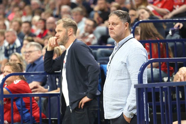 Handball Opel Handball Bundesliga 2026 2027 - Handball Verein Hamburg vs. TVB Stuttgart Sportdirektor Johannes Bitter (Hamburg), Philipp J. Müller, Gesellschafter und Aufsichtsrat Barclays Arena Hamburg