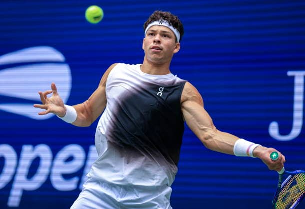 US Open tennis tournament - Day 4 Ben Shelton of USA in action against Hubert Hurkacz of Poland during the Men s Singles second round match of the US Open Tennis Championships in Flushing Meadows, New York, USA, 02 September 2026. FLUSHING MEADOWS NEW YORK United States  Copyright: xCRISTOBALxHERRERA-ULASHKEVICHx
