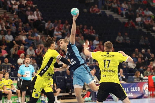 Handball Opel Handball Bundesliga 2026 2027 - Handball Verein Hamburg vs. TVB Stuttgart Philipp Meyer (Stuttgart),Oliver Norlyk (Hamburg),Samuel Rï¿½isberger (Stuttgart), Barclays Arena Hamburg