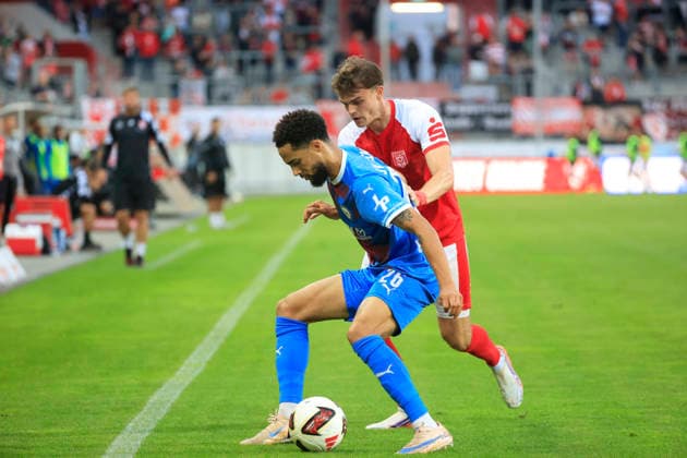 02.09.2026 Halle Saale Sachsen Anhalt Fußball Hallescher FC Halle HFC Regionalliga Nordost 4. Liga Männer Saison 2026 2027 6. Spieltag Hallescher FC - SV Tasmania Berlin Fabrice Hartmann (Hallescher FC) Deji Beyreuther ( Tasmania Berlin)