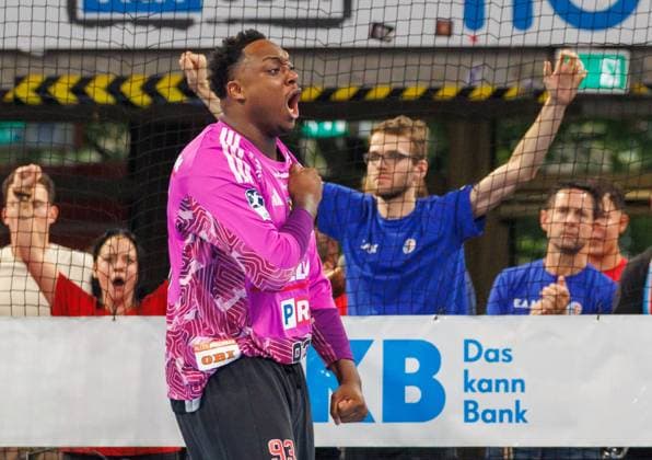 02.09.2026 - Handball - 1. Bundesliga OPEL HBL - Saison 2026 2027 - 02. Spieltag: HC Erlangen Metropolregion Nürnberg HCE - TSV Hannover-Burgdorf ( Die Recken ) - DaMa - xdaxmax - Rubens Pierre (93, HC Erlangen HCE ) jubelt Jubel ballt Faust Fäuste freut sich Freude