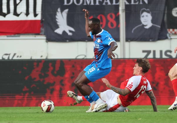 02.09.2026 Halle Saale Sachsen Anhalt Fußball Hallescher FC Halle HFC Regionalliga Nordost 4. Liga Männer Saison 2026 2027 6. Spieltag Hallescher FC - SV Tasmania Berlin Erich Berko ( Tasmania Berlin) Niclas Stierlin (Hallescher FC)