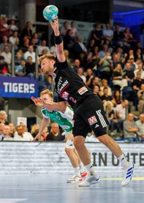 02.09.2026 - Handball - 1. Bundesliga OPEL HBL - Saison 2026 2027 - 02. Spieltag: HC Erlangen Metropolregion Nürnberg HCE - TSV Hannover-Burgdorf ( Die Recken ) - DaMa - xdaxmax - Frieder Bandlow (2, HC Erlangen HCE )