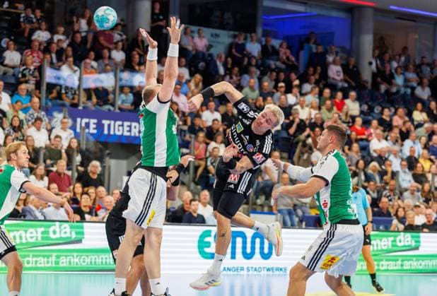 02.09.2026 - Handball - 1. Bundesliga OPEL HBL - Saison 2026 2027 - 02. Spieltag: HC Erlangen Metropolregion Nürnberg HCE - TSV Hannover-Burgdorf ( Die Recken ) - DaMa - xdaxmax - Marek Nissen (6, HC Erlangen HCE )