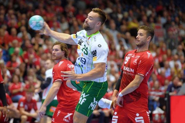 Ludvig Jurmala Aastroem (Frisch Auf Goeppingen 25) (am Ball), Olle Forsell Schefvert (MT Melsungen 25) (R), Johannes Golla (MT Melsungen 14) (L) , GER, MT Melsungen - Frisch Auf Goeppingen, Handball, 1. Bundesliga, 2. Spieltag, Saison 2026 2027, 02.09.2026, GER, MT Melsungen - Frisch Auf Goeppingen, Handball, 1. Bundesliga, 2. Spieltag, Saison 2026 2027, 02.09.2026 Kassel Copyright: xEibner-Pressefotox xRolandxSippelx EP_RSL