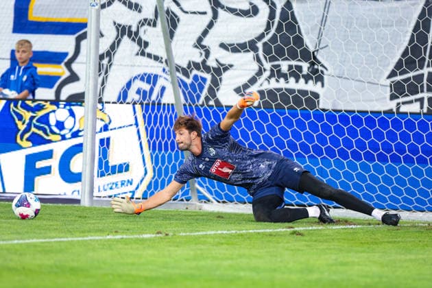 2. September 2026, Fussball, Brack Super League 2026 27, Runde 6, FC Luzern gegen FC Vaduz, Thermoplan Arena, Luzern, Schweiz Karlo Letica (30, FC Luzern) beim Aufwärmen Photo: Urs Ottiger
