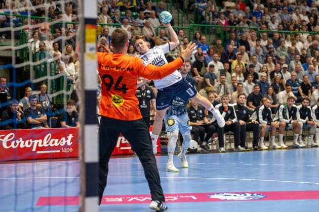 Domen Novak (SG Felnsburg Handewitt, 63) erzielt ein Tor gegen Kristian van der Merwe (Bergischer HC, 94). Bergischer HC vs. SG Flensburg-Handewitt, Handball, Opel HBL, 02. Spieltag, Saison 2026 2027, 02.09.2026 Bergischer HC vs. SG Flensburg-Handewitt, Handball, Opel HBL, 02. Spieltag, Saison 2026 2027, 02.09.2026 Wuppertal Copyright: xEibner-Pressefoto ThomasxHaeslerx EP_THR