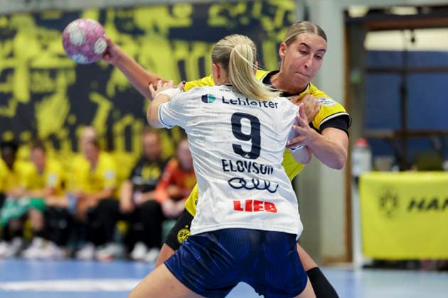 Fanny Elovson Union Neckarsulm) und Dana Bleckmann (Borussia Dortmund) kaempfen um den Ball waehrend des Spiels der Alsco Handball Bundesliga Frauen zwischen Borussia Dortmund und Sport-Union Neckarsulm, Sporthalle Wellinghofen am 02. September 2026 in Dortmund, Deutschland. (Foto von Marco Steinbrenner DeFodi Images) +++ Fanny Elovson (Sport-Union Neckarsulm) und Dana Bleckmann (Borussia Dortmund) battle for the ball during the Alsco Handball Bundesliga Frauen match between Borussia Dortmund and Sport-Union Neckarsulm at Sporthalle Wellinghofen on September 2, 2026 in Dortmund, Germany. (Photo by Marco Steinbrenner DeFodi Images) (Photo by Marco Steinbrenner DeFodi Images) -