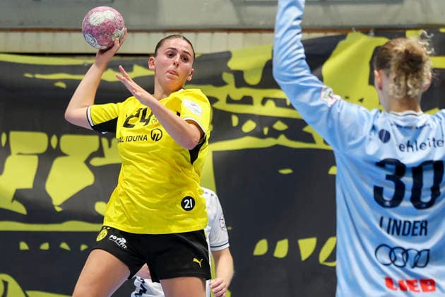 Ona Vegue i Pena (Borussia Dortmund) und Torhueterin Annie Linder Union Neckarsulm) kaempfen um den Ball waehrend des Spiels der Alsco Handball Bundesliga Frauen zwischen Borussia Dortmund und Sport-Union Neckarsulm, Sporthalle Wellinghofen am 02. September 2026 in Dortmund, Deutschland. (Foto von Marco Steinbrenner DeFodi Images) +++ Ona Vegue i Pena (Borussia Dortmund) und Torhueterin Annie Linder (Sport-Union Neckarsulm) battle for the ball during the Alsco Handball Bundesliga Frauen match between Borussia Dortmund and Sport-Union Neckarsulm at Sporthalle Wellinghofen on September 2, 2026 in Dortmund, Germany. (Photo by Marco Steinbrenner DeFodi Images) (Photo by Marco Steinbrenner DeFodi Images) -