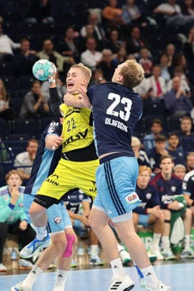 Handball Opel Handball Bundesliga 2026 2027 - Handball Verein Hamburg vs. TVB Stuttgart Torben Matzken (Stuttgart),Einar Olafsson (Hamburg), Barclays Arena Hamburg