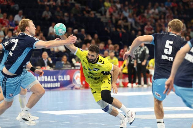 Handball Opel Handball Bundesliga 2026 2027 - Handball Verein Hamburg vs. TVB Stuttgart Einar Olafsson (Hamburg),Matle Donker (Stuttgart),Oliver Norlyk (Hamburg), Barclays Arena Hamburg