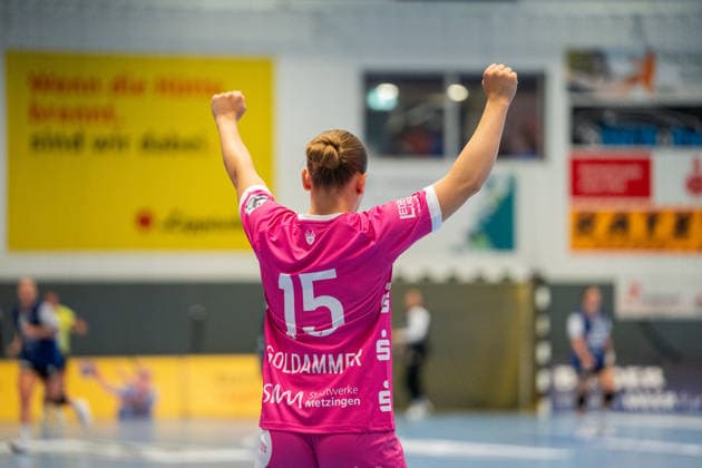 HSG Blomberg-Lippe (GER) vs. TuS Metzingen (GER), Handball, 1. Handball Bundesliga Frauen, Spieltag 2, Saison 2026 2027, Blomberg, 02.09.26 Katharina Goldammer (TuS Metzingen, 15) jubelt Blomberg Synflex-Arena an der Ulmenallee Deutschland